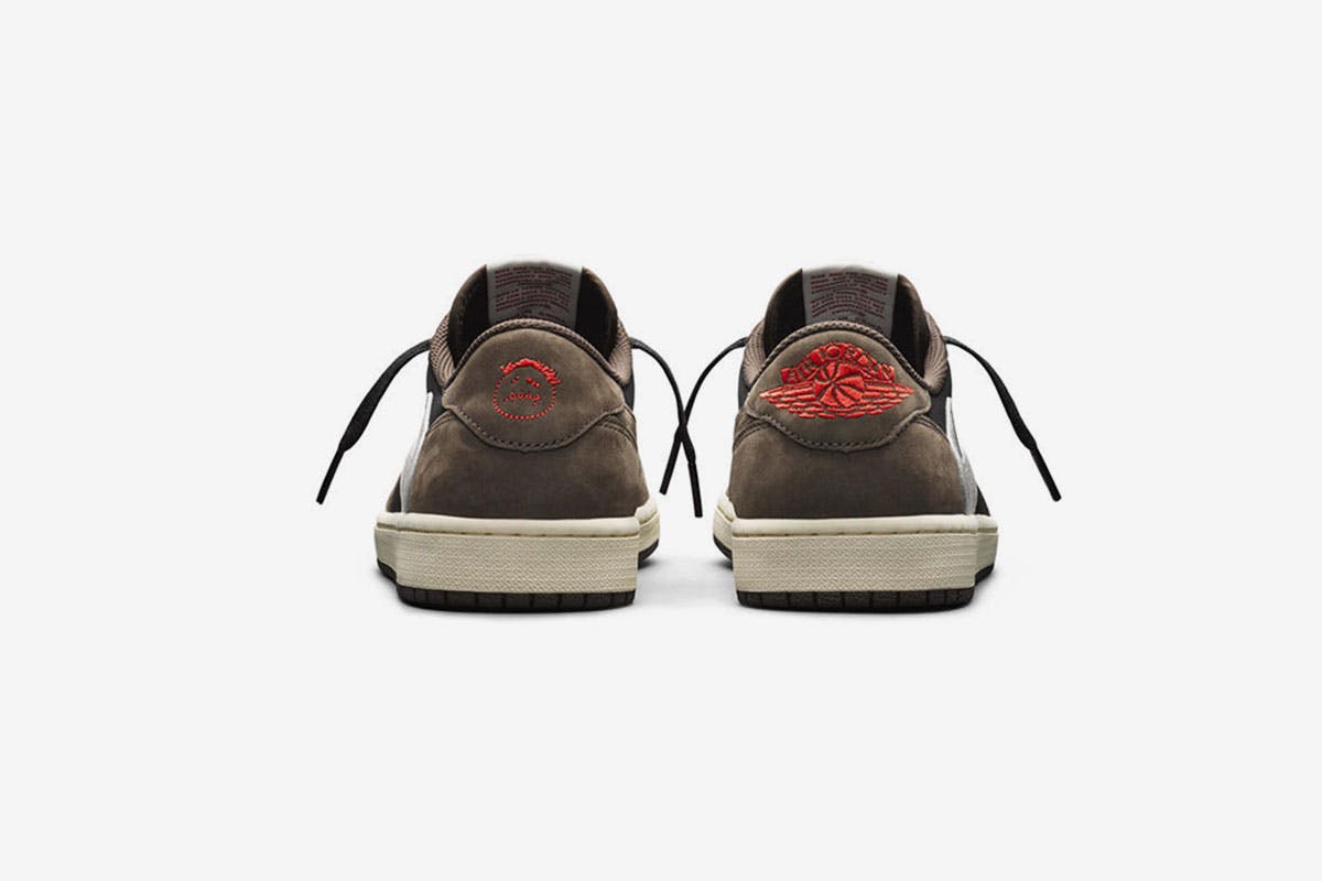 travis scott jordan 1 low pink laces